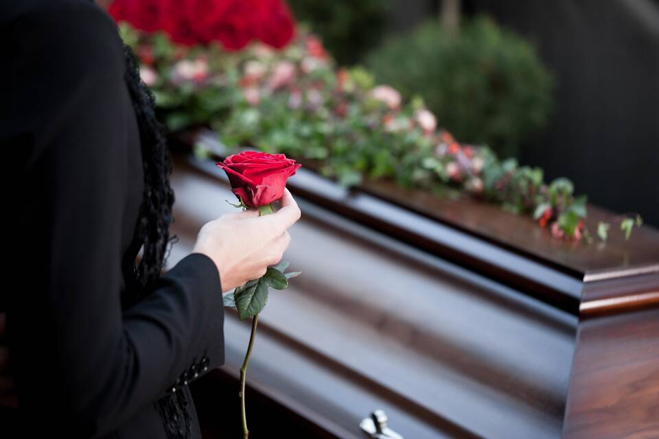 Что делать с пенсией умершего: порядок действий