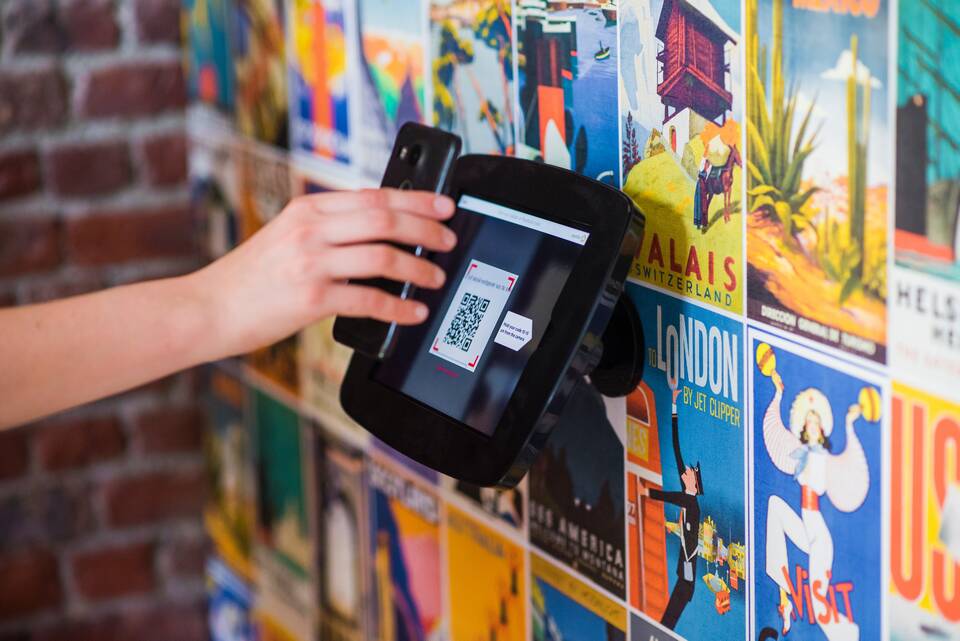 Как найти QR-код группы в социальных сетях